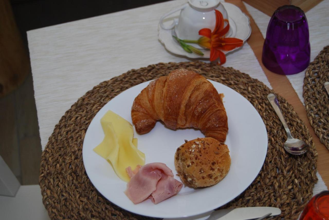ピエーヴェ・エマヌエーレ Domus Florio - Humanitas Rozzano Bed & Breakfast エクステリア 写真
