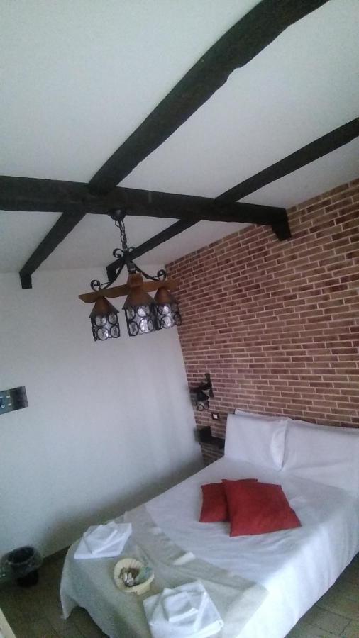 ピエーヴェ・エマヌエーレ Domus Florio - Humanitas Rozzano Bed & Breakfast エクステリア 写真