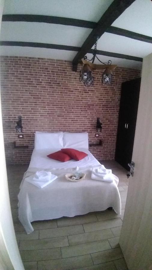 ピエーヴェ・エマヌエーレ Domus Florio - Humanitas Rozzano Bed & Breakfast エクステリア 写真