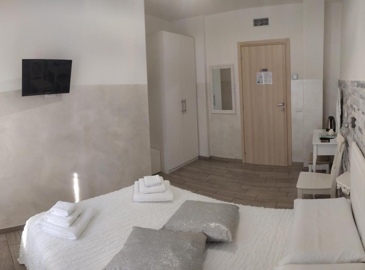 ピエーヴェ・エマヌエーレ Domus Florio - Humanitas Rozzano Bed & Breakfast エクステリア 写真